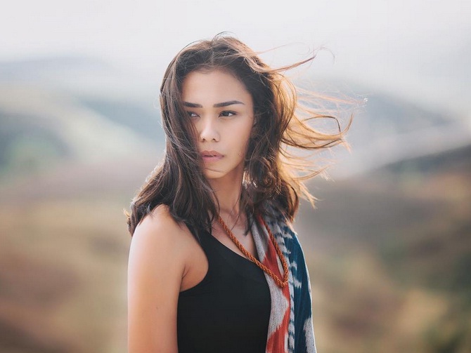 Adinia Wirasti Lebih Memilih Baca Buku Fisik daripada Digital