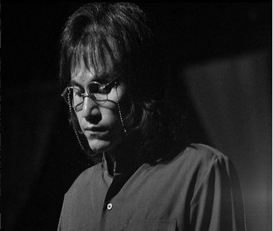 Mengenang Kembali â€œLilin-Lilin Kecilâ€ dalam Film Chrisye