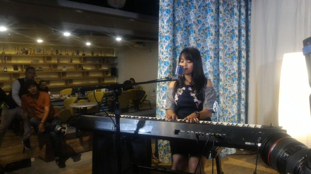 Hanin Dhiya Rilis Dua {Single} Terbaru Sekaligus