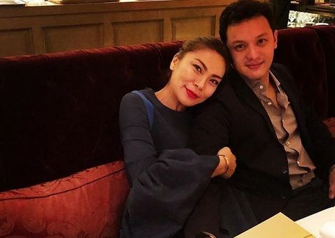 Romantisnya Moreno Soeprapto Makan Malam dengan Istri