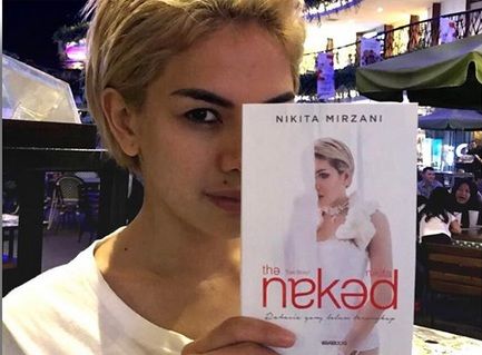 Lewat Buku, Nikita Mirzani Ungkap Rahasia Kehidupan Pribadinya