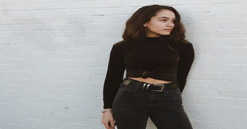 Kain Beludru Jadi Tren 2018, Intip Padu Padannya