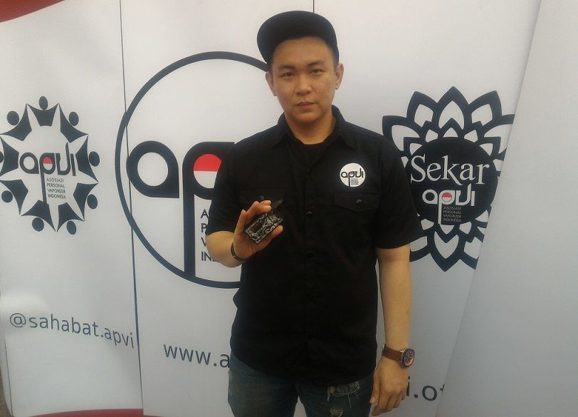 Inilah Alasan Pesulap Rhomedal Seriusi Bisnis Vape