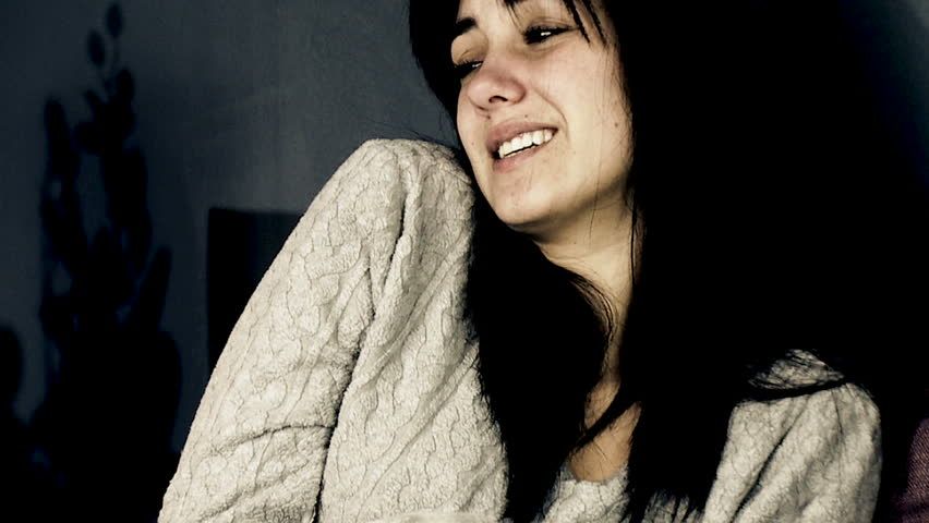 Sering Menangis Tanpa Sebab? Selain Kelelahan, Ini Penyebab Lainnya