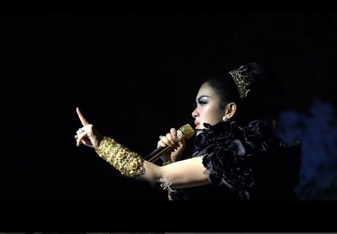 10 Tahun Berkarya, Syahrini Ingin Gelar Konser Musik