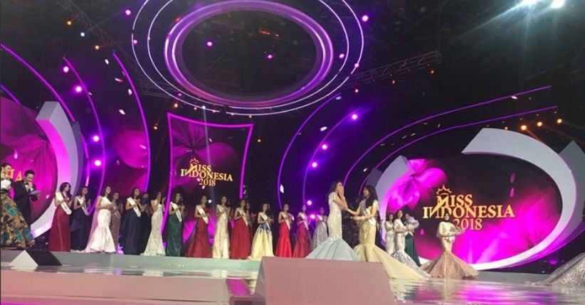 Pesan Manushi Chhillar pada Miss Indonesia 2018 Alya Nurshabrina