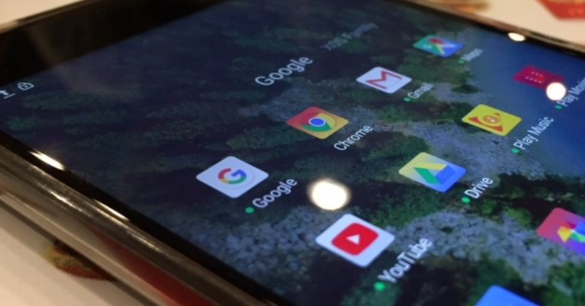 Jelajahi Internet, Pengguna 4G Smartfren Dominan Pakai Aplikasi Web