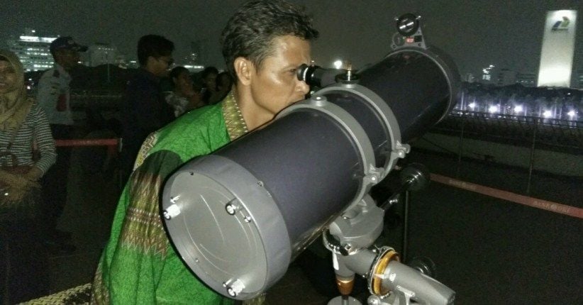 Menikmati Gerhana Bulan di Cawan Monas, Pengunjung Rela Antre