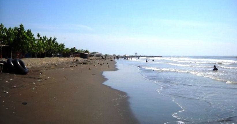 Indahnya Pemandangan Alam Brebes, Melihat Sunset di Pantai Randusanga