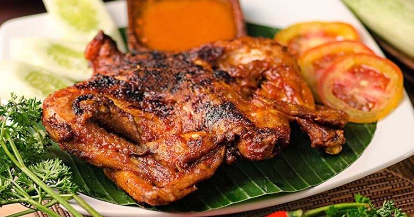 Makan Ayam Taliwang Lombok dengan Nasi Hangat, Penyuka Ayam Harus Coba