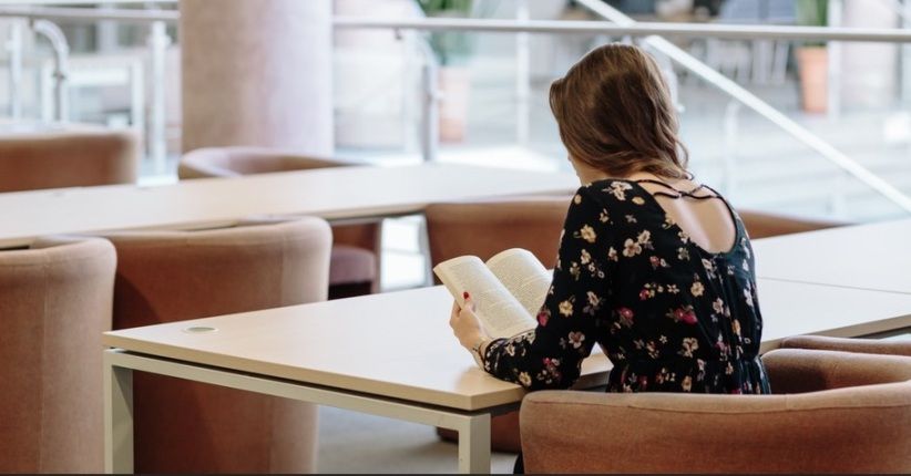 4 Tongkrongan Hits di Jakarta, Ada Cafe Buku hingga Kedai Reading Room