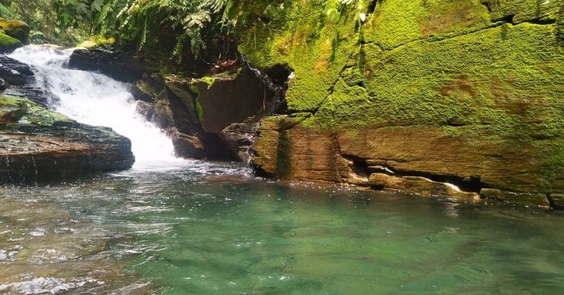 Wisata Kekinian di Bogor, Berenang di Tengah Bebatuan Balong Endah