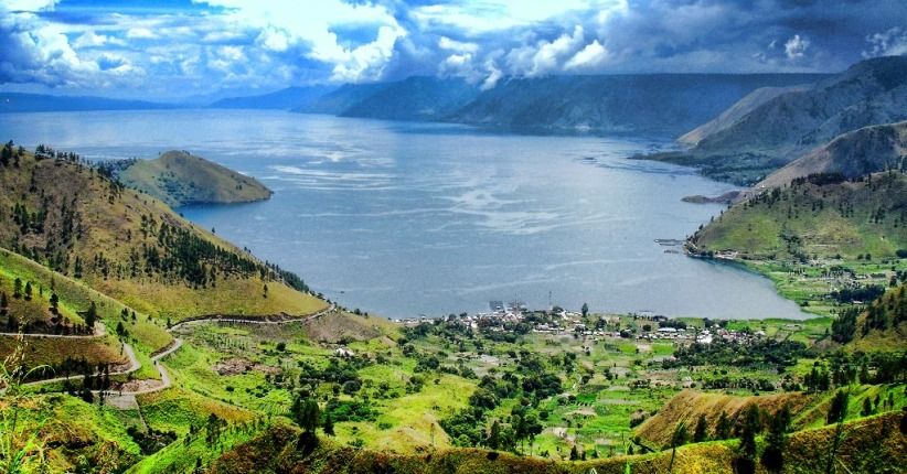 Kunjungi Danau Toba, Ada Wisata Kapal Berbentuk Rumah Apung