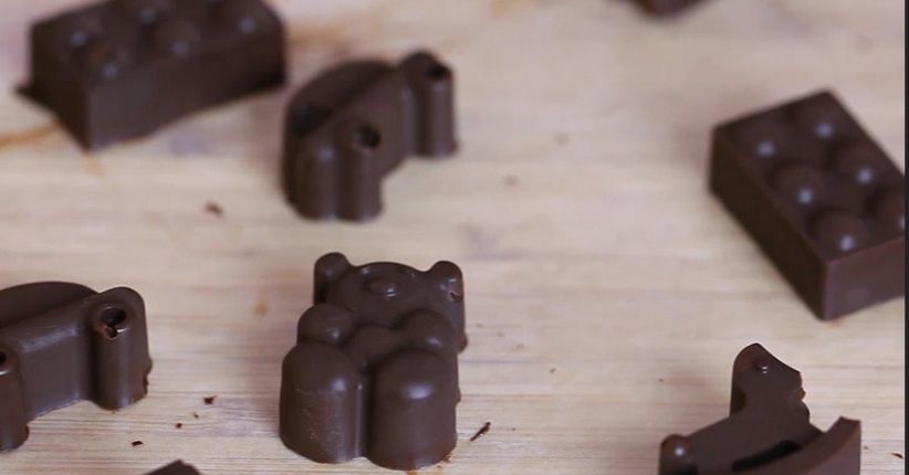 Liburan Asyik dengan si Kecil, Berkreasi Bikin Cokelat Karakter