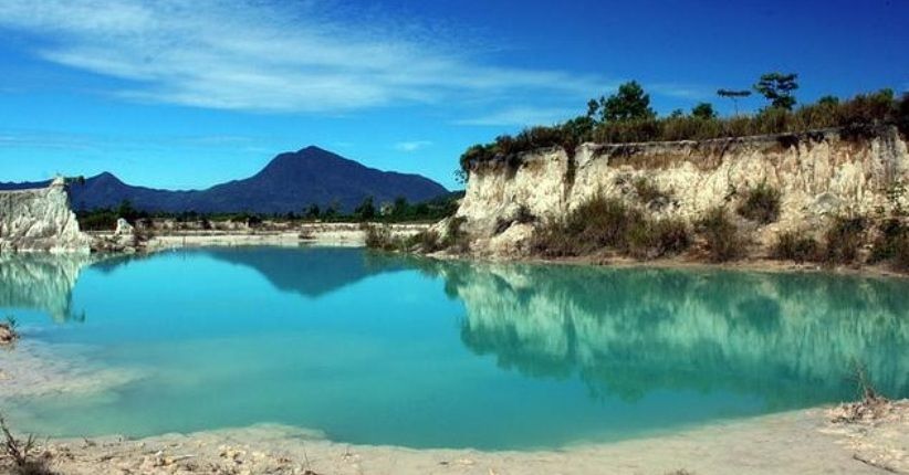Intip Keindahan Danau Biru Singkawang, Tempat Tinggalnya Ghea Idol