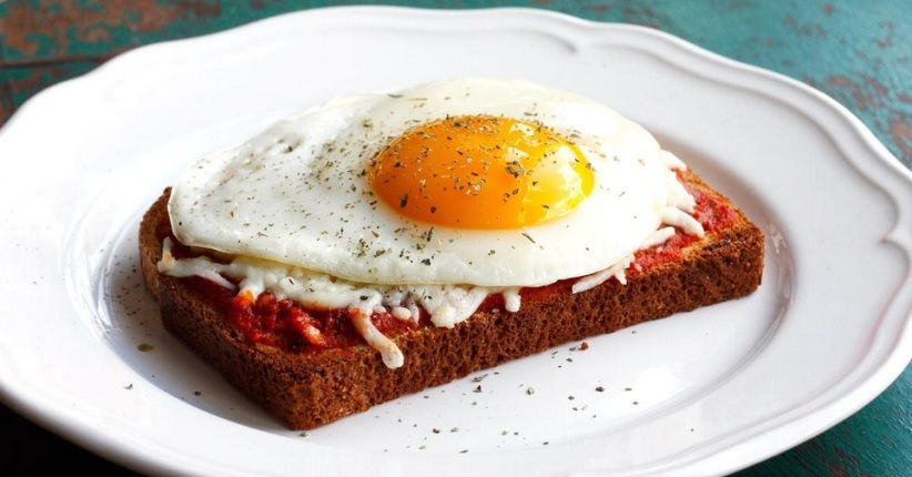Menu Lezat Sarapan Roti Panggang Italia Mirip Pizza