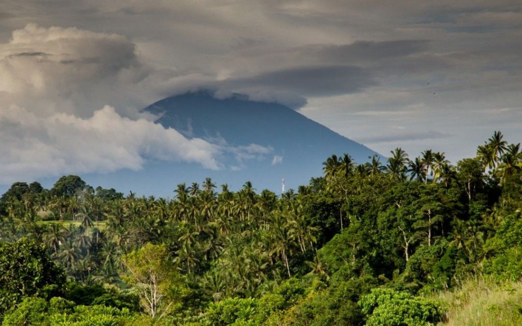 Dampak Erupsi Gunung Agung, Satu Juta Wisman Batal ke Bali