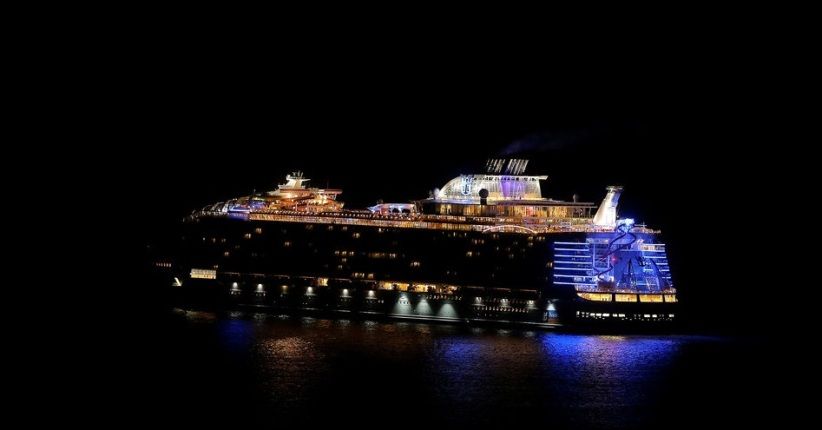Mewahnya Kapal Pesiar Terbesar Dunia, Ada Bar Robot dan Kolam Raksasa