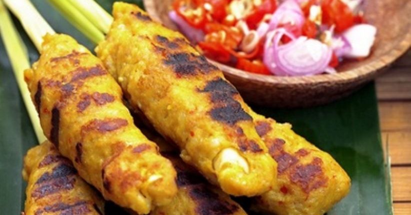 Asyiknya Wisata ke Bali, Nikmati Kelezatan Ayam Betutu dan Sate Lilit