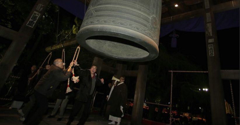 6 Tradisi Malam Tahun Baru di Seluruh Dunia yang Melegenda