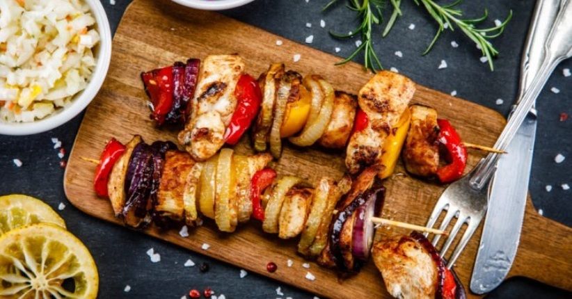 5 Pilihan Menu Sehat Khas Yunani, Cicipi Dolmades dan Loucanico Pedas