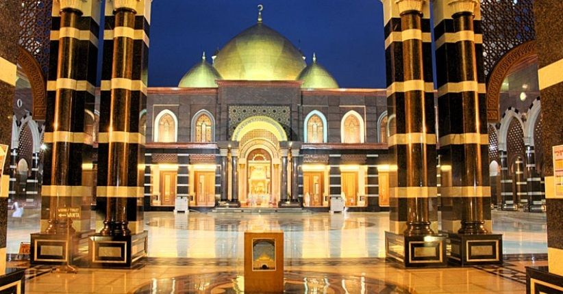 5 Masjid Termegah di Indonesia, Ada yang Berlapis Emas