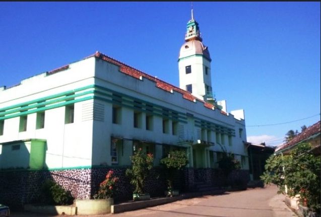 Unik, Desain Masjid di Indonesia Ada yang Mirip Gereja 