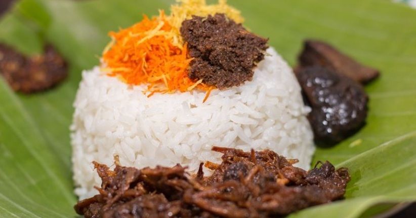 Mencicipi Kuliner Legendaris Nasi Krawu Khas Gresik