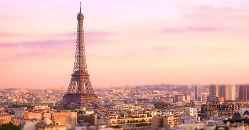 Pilihan Wisata Paris, Kunjungi Eiffel hingga Cicipi Crepes Legendaris