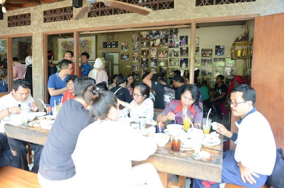 Libur Natal, Warung Mak Beng di Sanur Bali Ramai Wisatawan