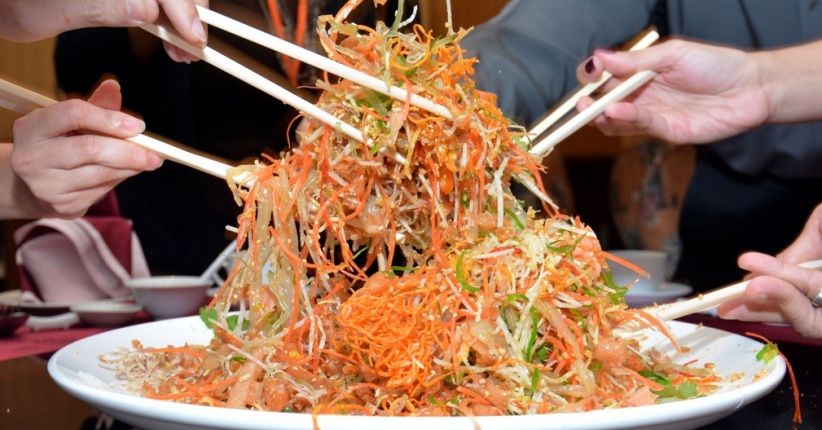 Cicipi Sajian Lezat Khas Imlek, Salad Ikan Yee Sang