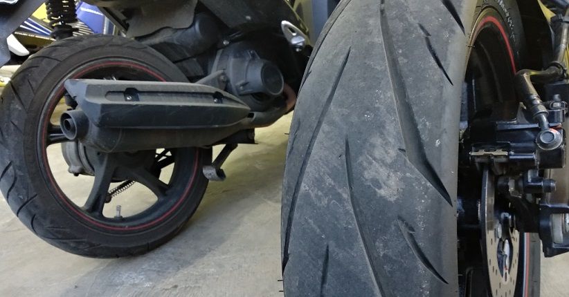 Ban Belakang Motor Lebih Cepat Botak, Ini Penyebabnya