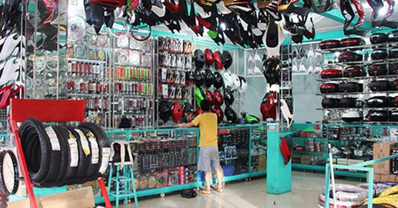 Pusat Aksesoris dan Sparepart, Tajur Surga Para Biker