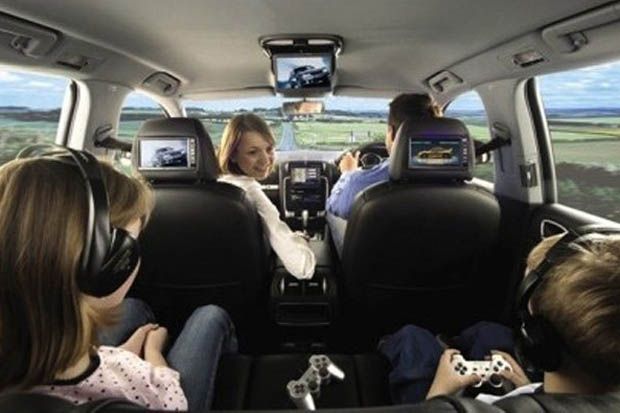 Mau Aman, Simak 4 Tips Berkendara Selama Liburan Natal dan Tahun Baru