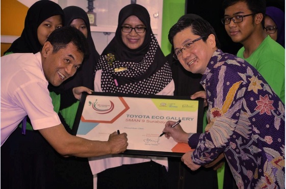 Toyota Bangun 32 Eco Gallery di Berbagai Sekolah Indonesia 