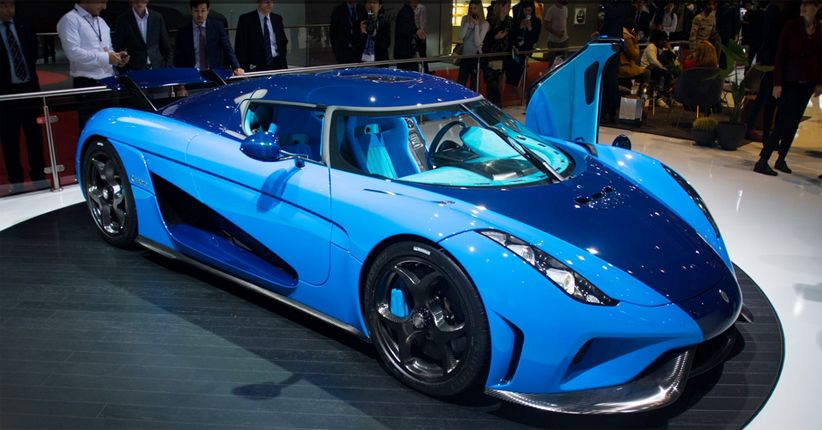 Berbaju Biru, Hypercar Koenigsegg Regera Curi Perhatian