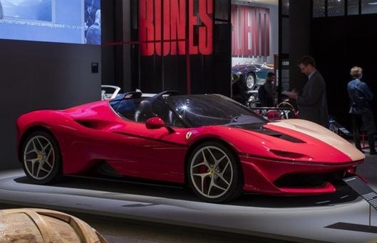 Hanya Diproduksi 10 Unit, Ferrari J50 Tampil Menggoda di London
