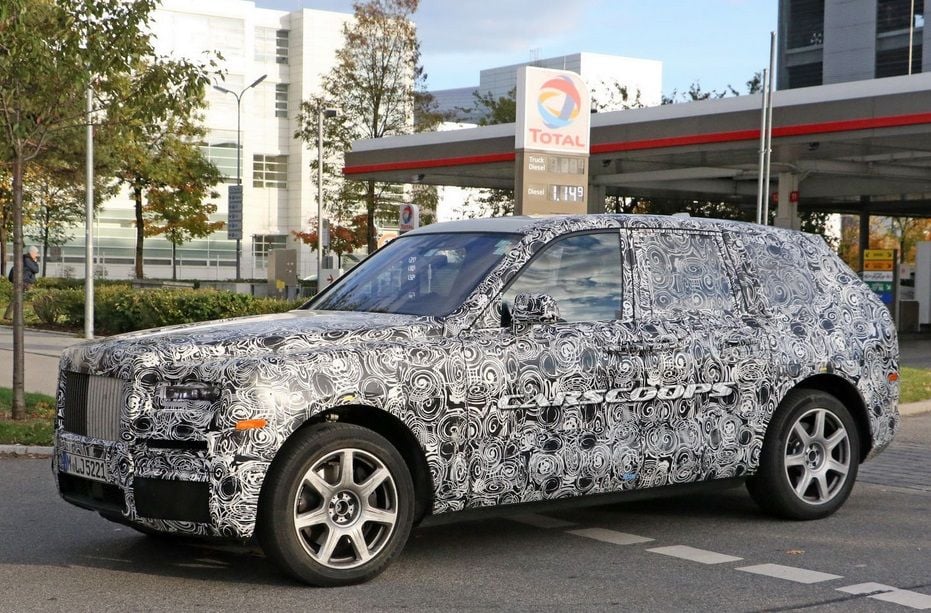 Teka-teki Nama SUV Rolls Royce Pesaing Lamborghini Urus 