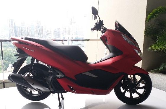 Perbedaan Teknologi CBS dan ABS pada Honda PCX 150 