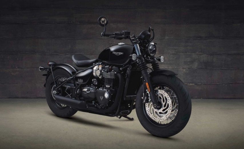 Intip 'Jeroan' Motor Pemberontak Triumph Bonneville Bobber Black