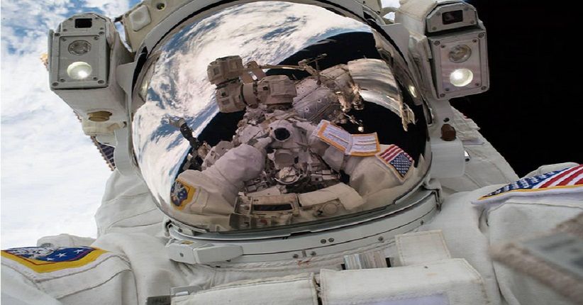 Intip Gaya Astronot saat Selfie di Luar Angkasa