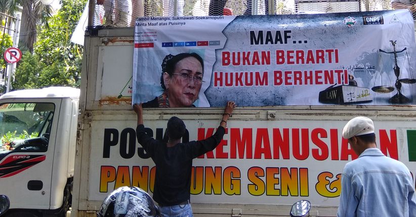 Bawa Bendera Merah Putih, Alumni 212 Bergerak Menuju Bareskrim Polri