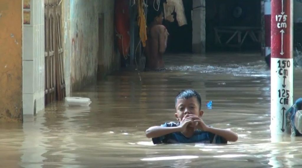 Kurang dari 20 Jam, Banjir Kiriman Bogor di Kampung Arus Mulai Surut
