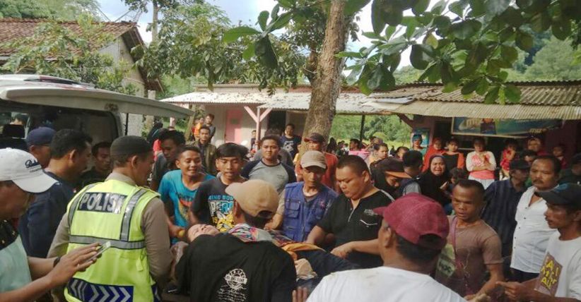 Korban Meninggal akibat Jembatan Gantung Putus dari Bekasi