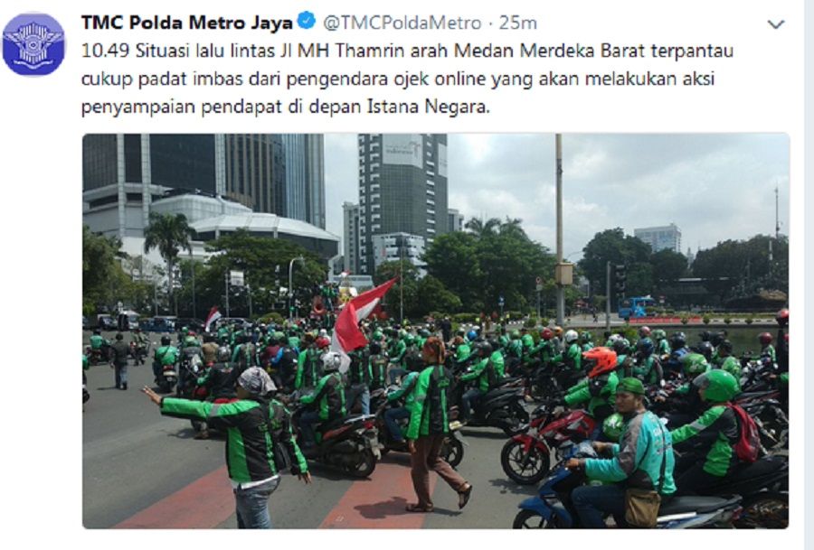 Demo soal Tarif, Ratusan Pengemudi Ojek Online Mulai Padati Monas