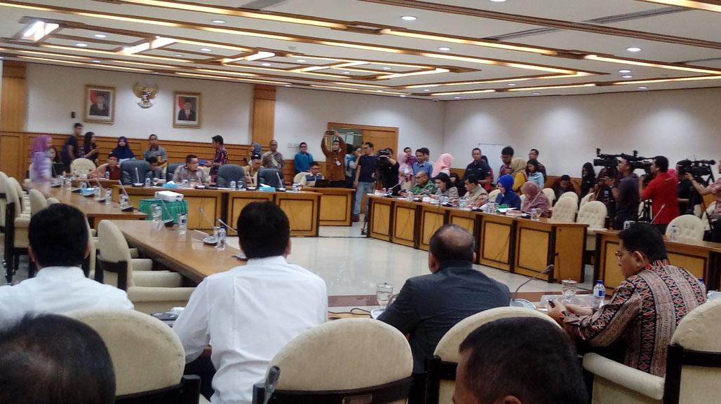 Bahas Tragedi Ledakan Kembang Api, DPR Sebut Pemda Lempar Tanggung Jawab