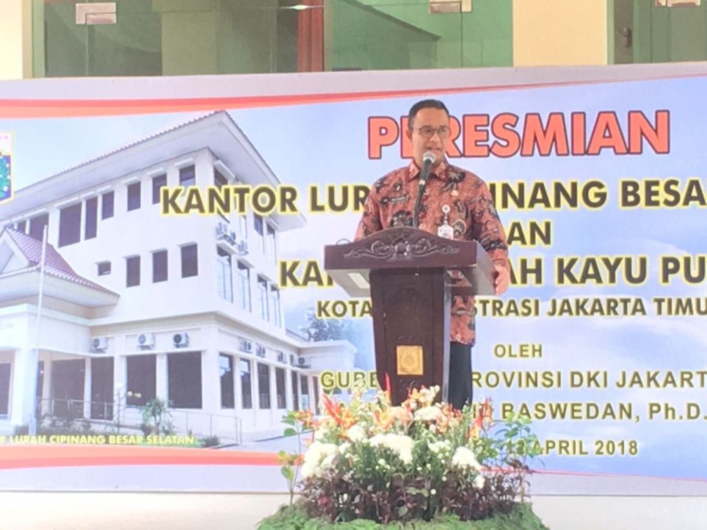 Anies Resmikan Kantor Kelurahan Cipinang Besar Selatan dan Kayu Putih