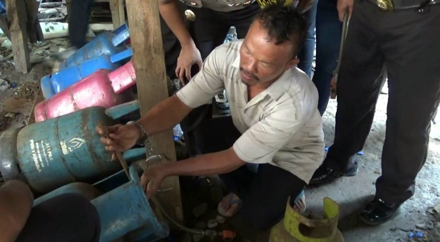 Kelabuhi Petugas, Pabrik Gas Oplosan Disamarkan Jadi Kandang Kambing
