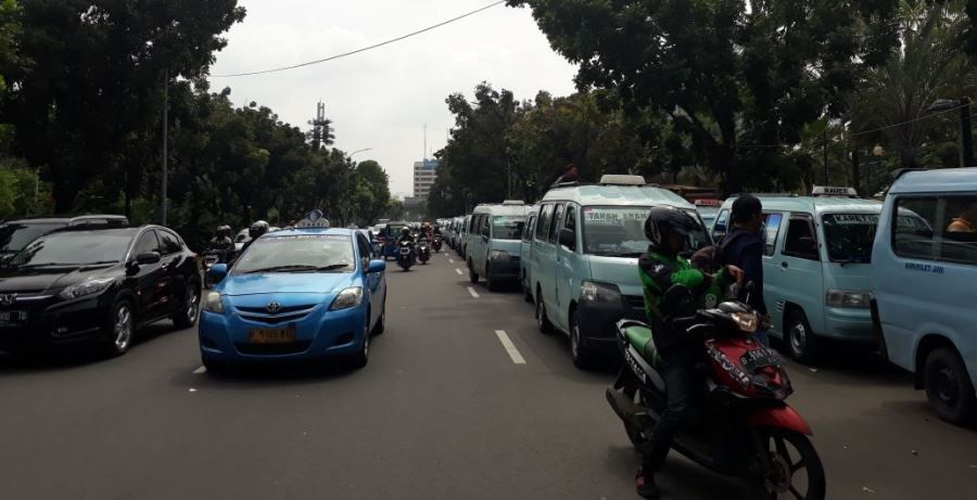 80 Persen Tak Ber-KTP DKI, Sopir Angkot Anggap Syarat OK OTrip Sulit