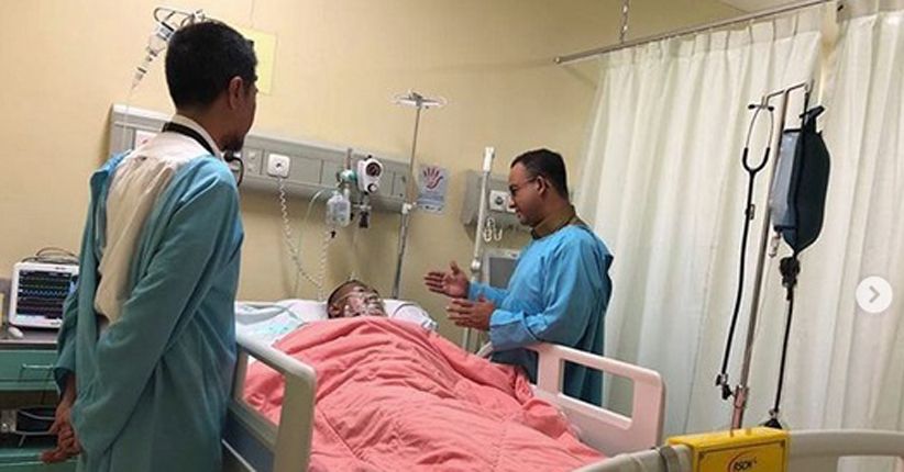 Kondisi Rifai Membaik, Anies Sebut Sudah Bisa Tersenyum Lebar  